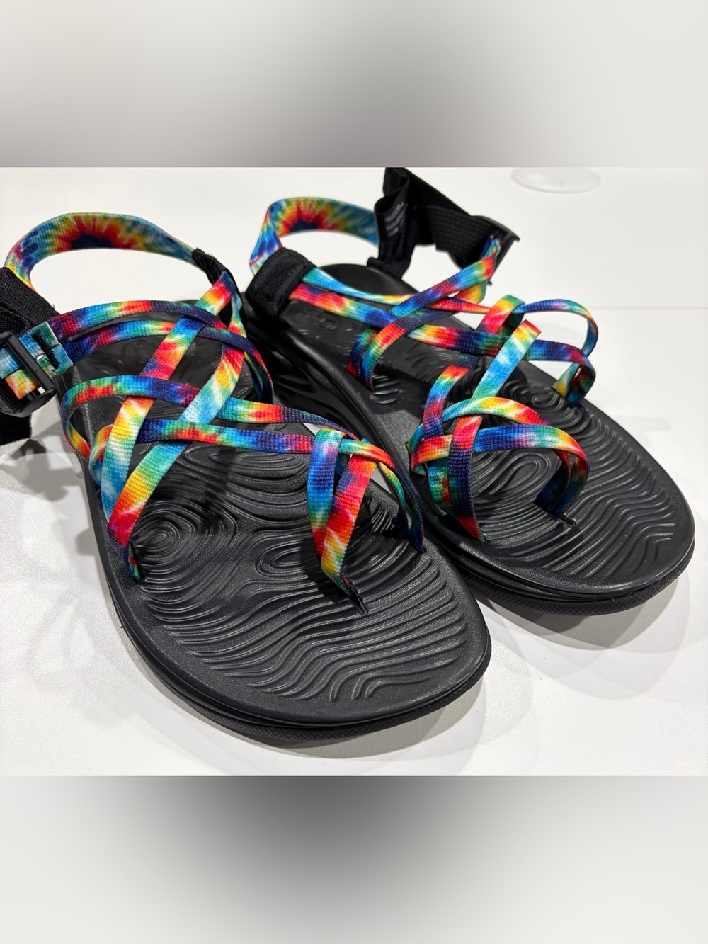 Chaco Women's Size 7 Zvolv X2 Sport Sandals Tie Dye Rainbow NWT Webbing Adjust